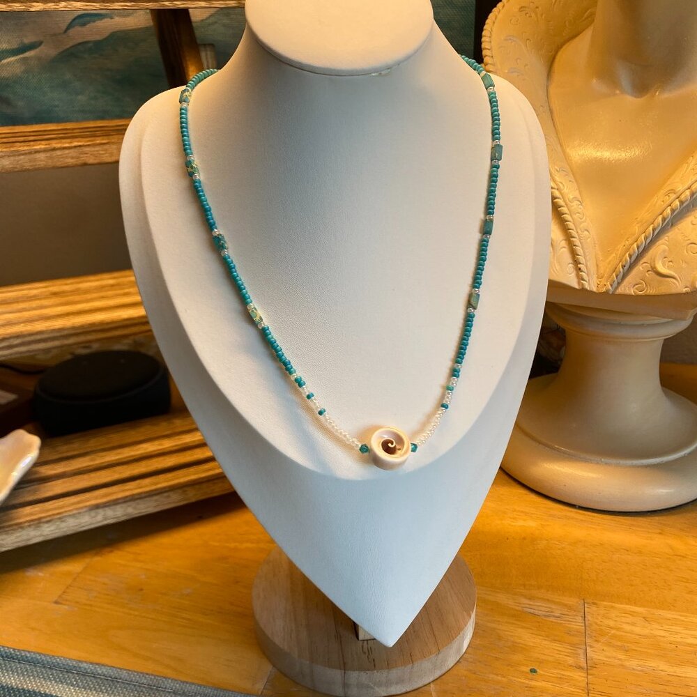 M63 Mermaid Enchantment Imperial Jasper Beaded Shell Necklace Blue White Pearl
